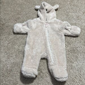 Baby Boden Newborn  bunting snowsuit cream color teddy bear ears